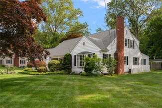 24 Kirkbrae Dr, Lincoln, RI 02865