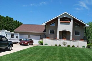 106 Monroe St, Monroe Center, IL 61052