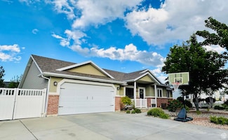 8675 S Pebblecreek Rd, West Jordan, UT 84081