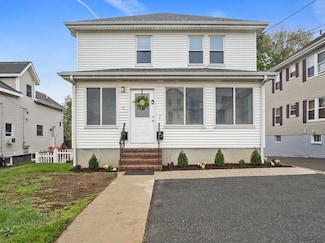 15 Margin St, Peabody, MA 01960