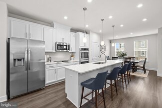 10725 Shadewell Spring Way, Manassas, VA 20112