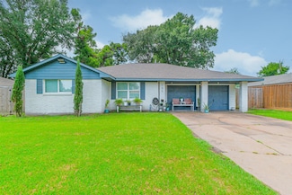 150 Gruss Dr, Houston, TX 77060