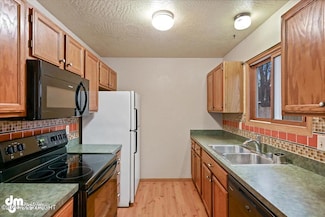 7817 Moose Run Cir, Anchorage, AK 99507