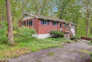 119 John Ln, Shohola, PA 18458