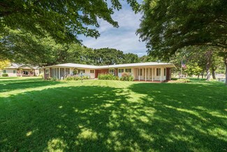 104 W 4th St, Andale, KS 67001