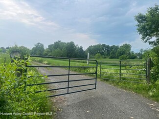 000 Schoolhouse Rd, Stuyvesant, NY 12173