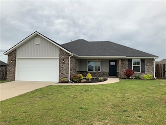195 Parson St, Huntsville, AR 72740