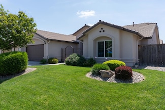 3544 Seaside Dr, Madera, CA 93637