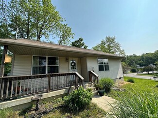 1398 W 8th St, Bloomington, IN 47404
