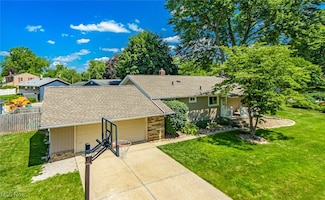 2567 Sand Run Pkwy, Fairlawn, OH 44333