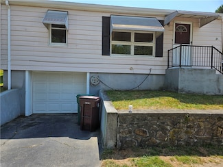 26 Kenwood St, Woonsocket, RI 02895