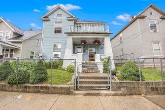 737 Olympia St SW, Grand Rapids, MI 49503