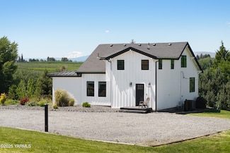 187 Braxton Ln, Selah, WA 98942
