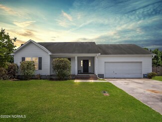 315 Shadyrock Path, Richlands, NC 28574