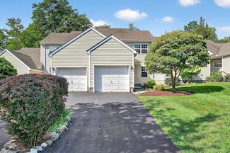 38 Prestwick Ct, Poughkeepsie, NY 12603