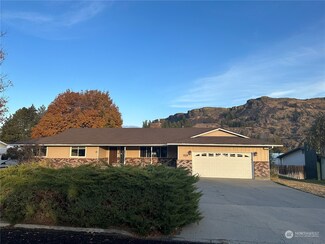 119 Silver Dr, Electric City, WA 99123