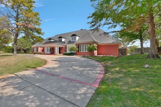 1600 N Foliage Dr, Wichita, KS 67206