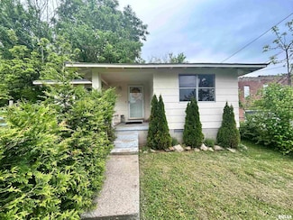104 W Maple St, Cobden, IL 62920