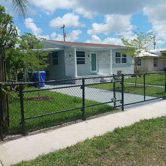 6421 Allen St, Hollywood, FL 33024