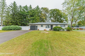 6 June Dr, Albany, NY 12211