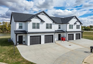 3303 Stoneway Ct, Champaign, IL 61822