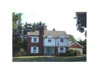 515 W North Ave, East Palestine, OH 44413