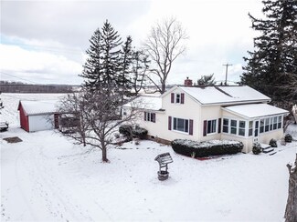 4958 S Holley Rd, Holley, NY 14470
