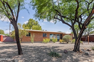 7438 E Calle La Vega, Tucson, AZ 85710