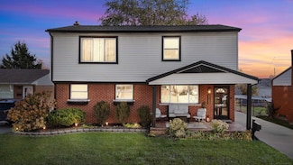 6544 Huntleigh St, Garden City, MI 48135