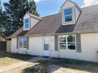 1657 N Shore Dr, Port Isabel, TX 78578