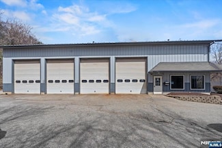 7 White Rd, West Milford, NJ 07421