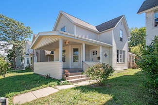 224 Spencer St NE, Grand Rapids, MI 49505