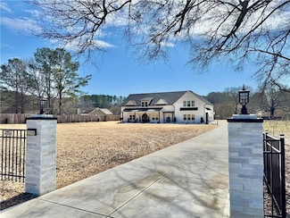 590 Hood Ave, Fayetteville, GA 30214