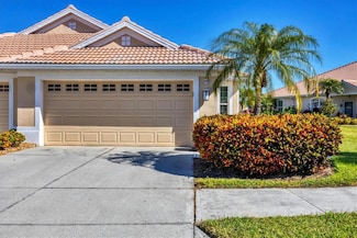 4820 Whispering Oaks Dr, North Port, FL 34287