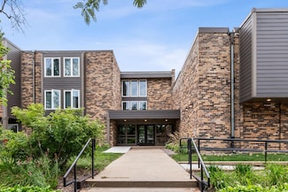 450 Ford Rd Unit 223, Saint Louis Park, MN 55426