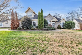 8544 Streamside Dr, Ooltewah, TN 37363