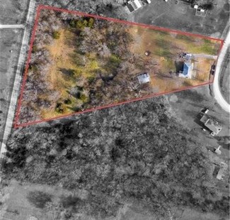 25200 S Windridge Rd, Peculiar, MO 64078