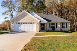 149 Elberon Ct, Mocksville, NC 27028