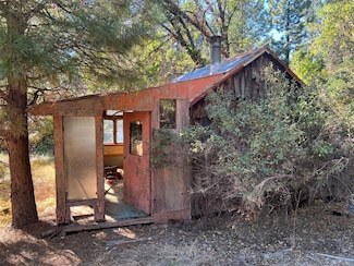 17506 Lowell Hill Rd, Grass Valley, CA 95945