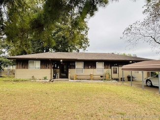 2226 Springdale Rd, Ardmore, OK 73401