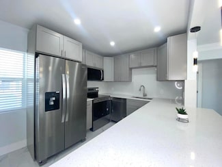 802 S C St, Lake Worth, FL 33460