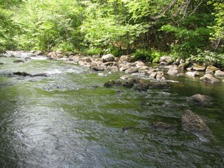 4 Weld Rd, Carthage, ME 04224