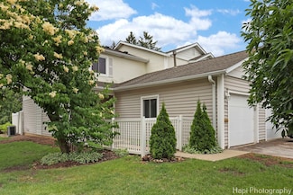 627 Bayview Point Unit 64B, Schaumburg, IL 60194