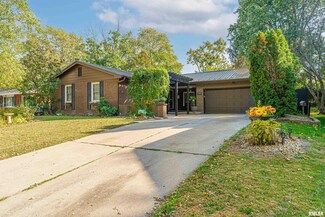 313 Hillside Ln, Bloomington, IL 61701