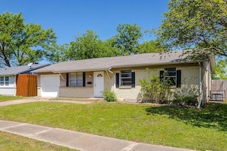 813 Rosewood Hills Dr, Garland, TX 75040