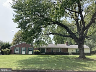 824 Juniper Dr, Lafayette Hill, PA 19444
