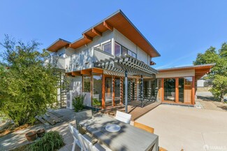 3445 Shangri la Rd, Lafayette, CA 94549
