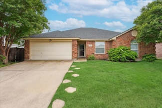 933 Carlin Ln, Burleson, TX 76028