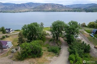 1 Sandy Ln, Oroville, WA 98844