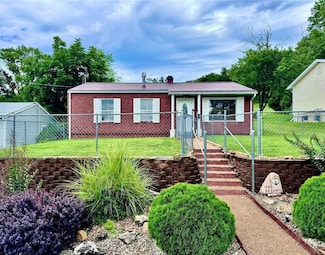 223 E Bellevue St, Pacific, MO 63069